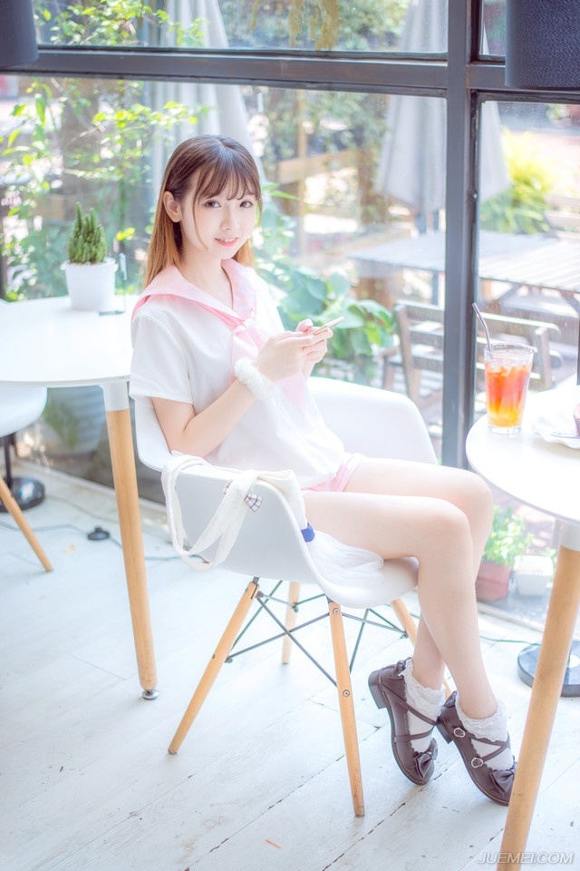 “这就有点儿荒唐了吧，老先生，就算为财，也不该编造这种东西。”孟达摸索着下巴，心中有些埋怨刘璝，粗人一个，连尾巴都扫不干净。